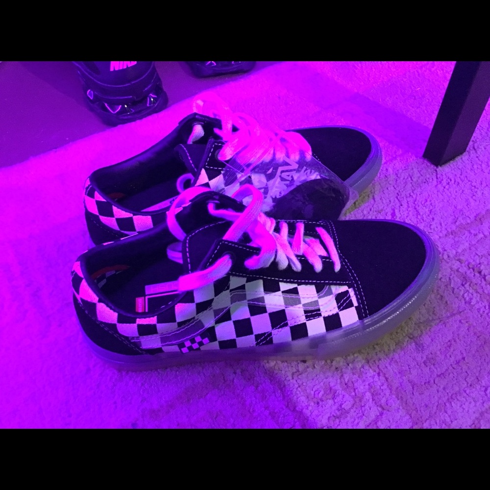 Vans Size 6 Glow in the Dark old school skate shoes